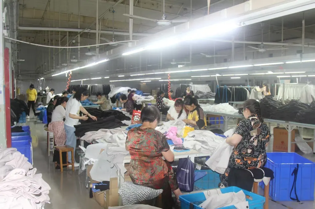 KEEP MOVING garment factory production floor