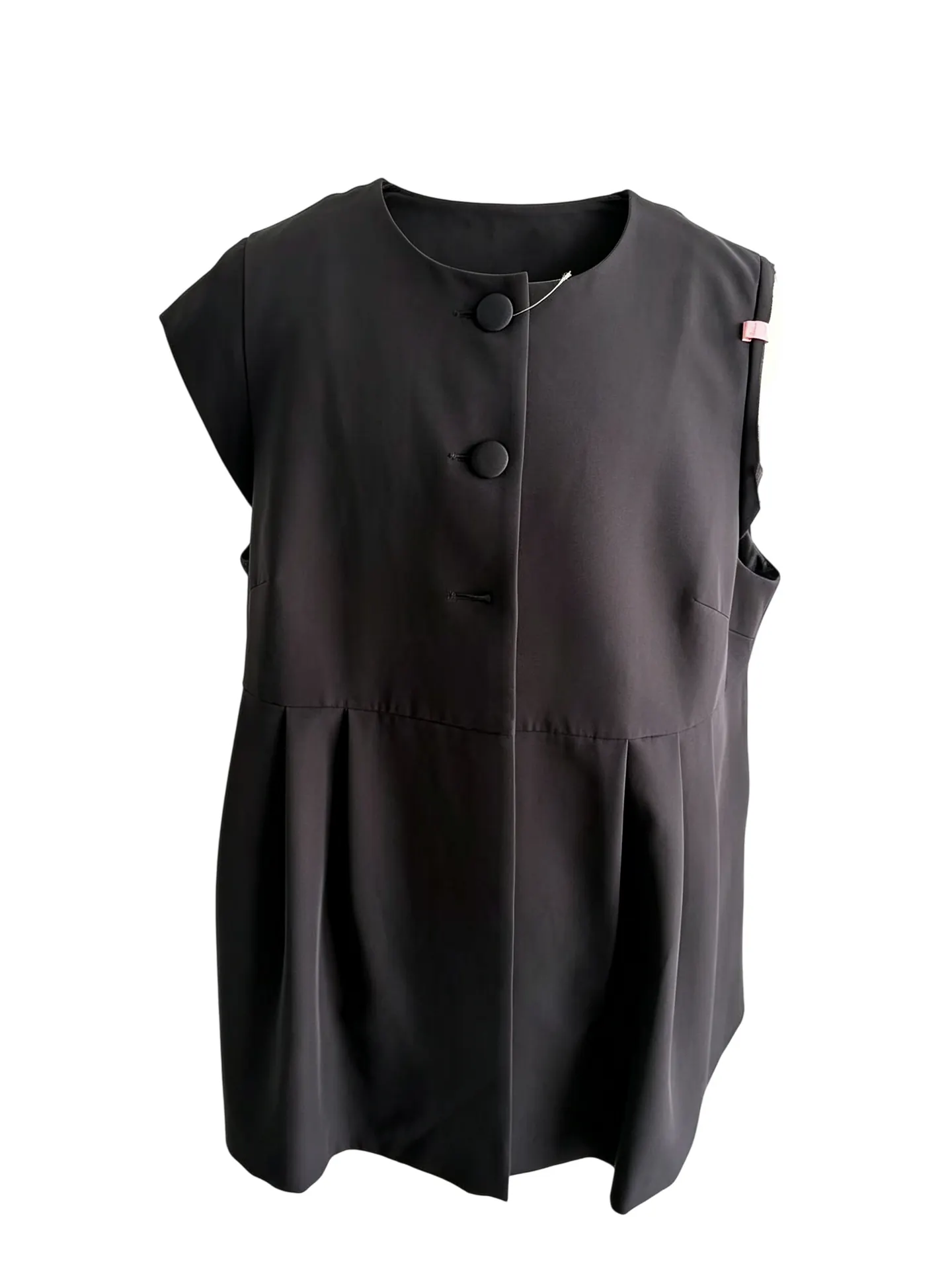KEEP MOVING garment sample 01