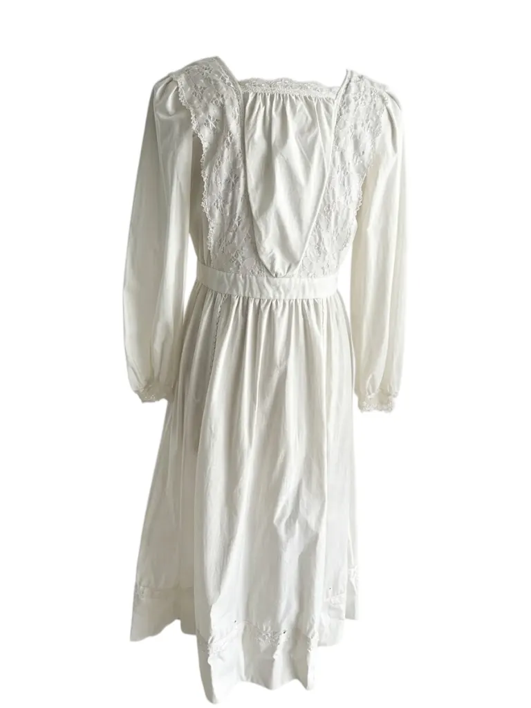 KEEP MOVING garment sample 17